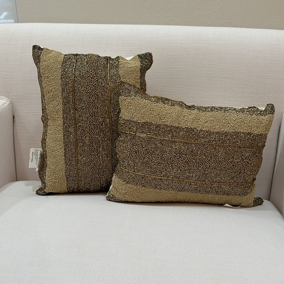 Gatsby bead decorative pillow - Picture 5 of 8